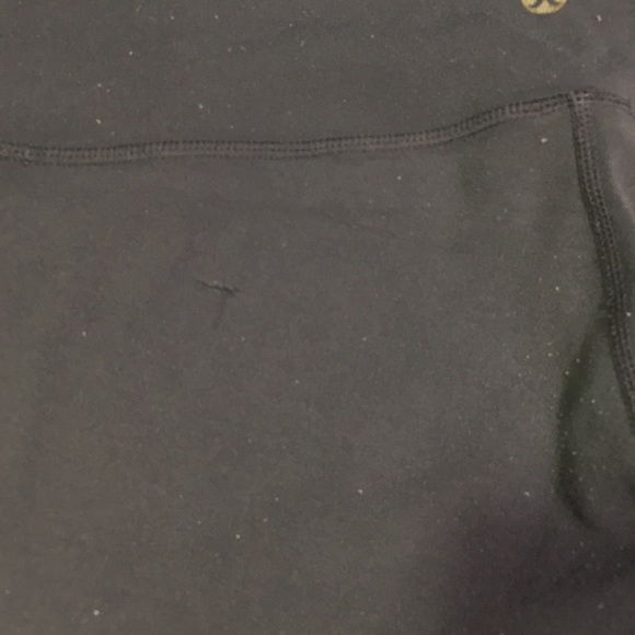 Lululemon well loved and very broken in - Picture 4 of 7